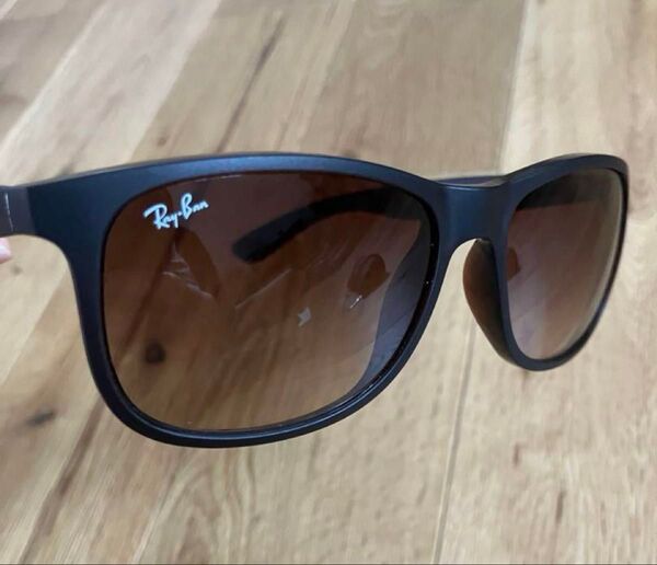 Ray-Ban サングラス Andy RB4202F