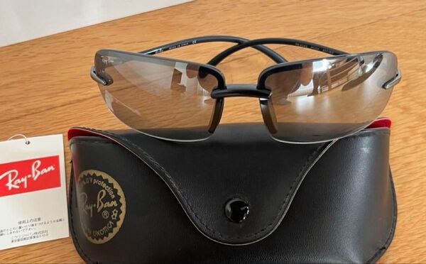 Ray-Ban サングラス RB4042 レイバンでは珍しい、希少なリムレス