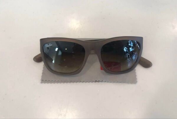 Ray-Ban レイバン サングラス RB4194F 試着程度 人気のクリアフレーム!美品