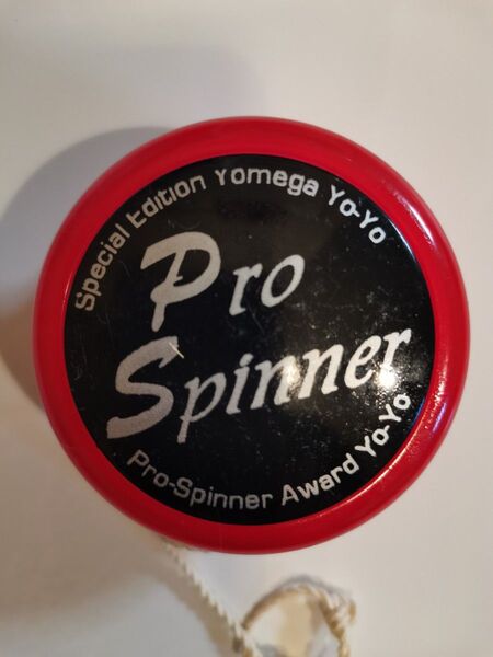 Yomega Pro Spinner Fireball ハイパーヨーヨー ブラック、レッド