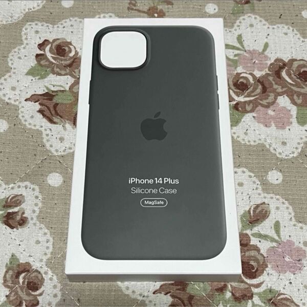 iPhone 14 Plus シリコーンケース オリーブ