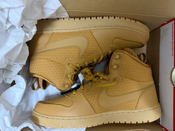 Nike Court Borough Mid Winter 7.5