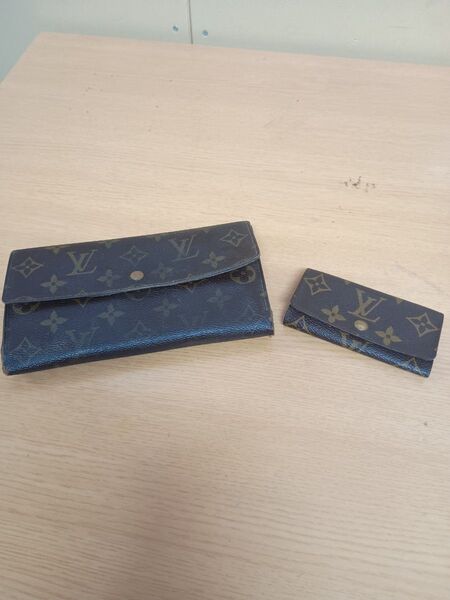 LOUIS VUITTON ルイヴィトン ポルトトレゾール 三つ折り財布 ミュルティクレ 4 キーケース モノグラム 使用感
