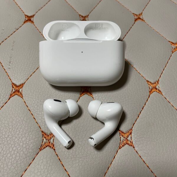 AirPods Pro 2 MagSafe充電ケース(Lightning)付き