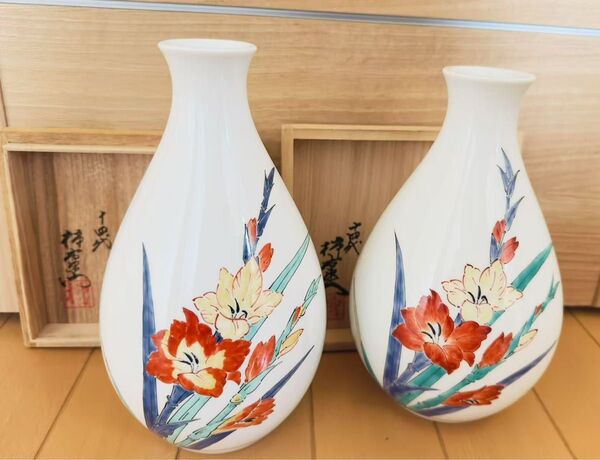人間国宝 十四代 酒井田柿右衛門 錦 グラジオラス文花瓶 共箱 共布 高約21.5cm 2点セット