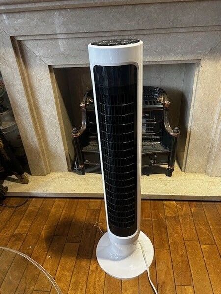 日立 スリムタワー型扇風機
