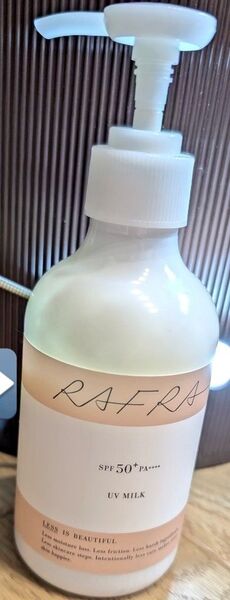 ラフラ UVミルク 180g 日焼け止め SPF50+・PA++++