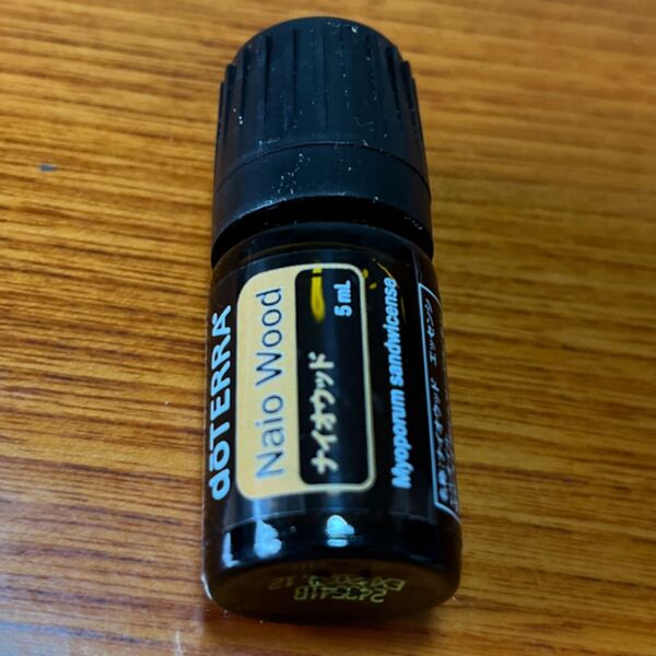 ナイオウッド ドテラ エッセンシャルオイル doTERRA
