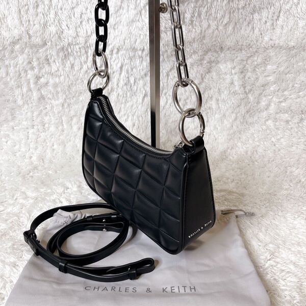 未使用級 チャールズアンドキース charles & keith ワンショルダーバッグ y2k アクセサリーポーチ ブラック