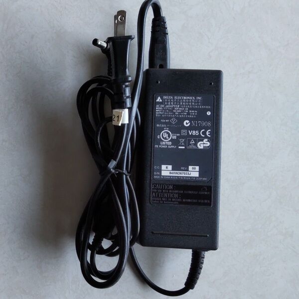 DELTA デルタ電子AC/DCアダプター(モデルADP-90CD CB、入力100-240V、出力19V 4.74A)