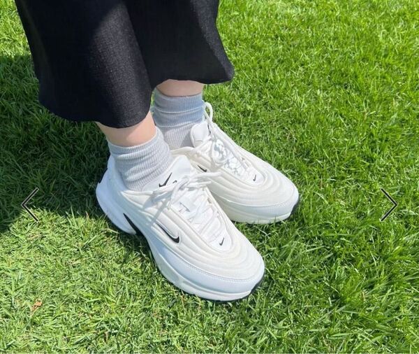 NIKE ウィメンズ エアマックスポータル24.5㎝