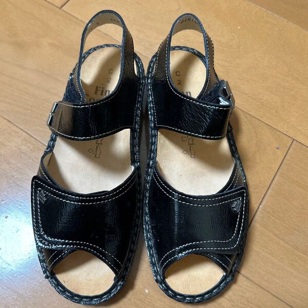 フィンコンフォート サンダル