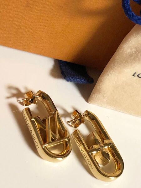 ルイヴィトン M01140 ピアス・フープ マイ LV チェーン