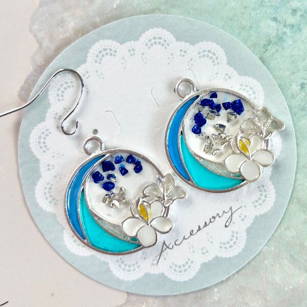 ハンドメイド ピアス レジン ホヌ 海ガメ プルメリア ハイビスカス ハワイアン ステンドグラス風