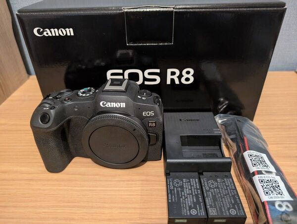 Canon EOS R8 ミラーレス ボディ 予備バッテリー付