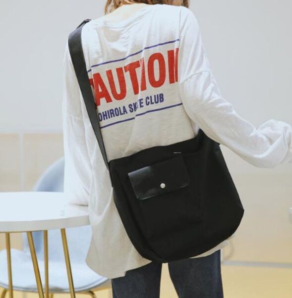ショルダーバッグ レディース メンズ 斜めがけ 大容量 黒 ブラック ポケット キャンバス 帆布 軽量 マザーズバッグ おしゃれ