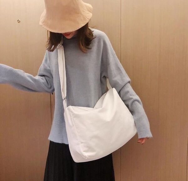 ショルダーバッグ レディース メンズ 斜めがけ 大容量 キャンバス 帆布 白 ホワイト 大きめ シンプル マザーズバッグ ポケット