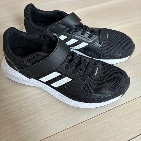adidas アディダス スニーカー 運動靴 ブラック 21.5cm キッズ ジュニア ランニングシューズ
