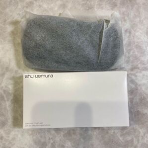 シュウウエムラ shu uemura ブラシ ポーチ
