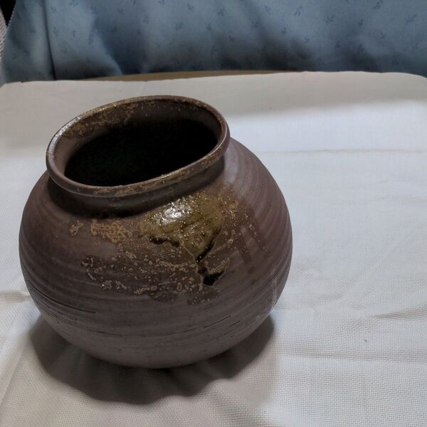 陶器 飾り壷 広口ラッパ型花瓶 花束用花瓶 骨董品 美術品 未使用品 保管品 素焼きのココアカラー黄土釉気泡流し模様