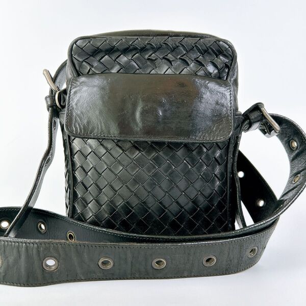 BOTTEGA VENETA ボッテガヴェネタ ショルダーバッグ イントレチャート ブラック サコッシュ