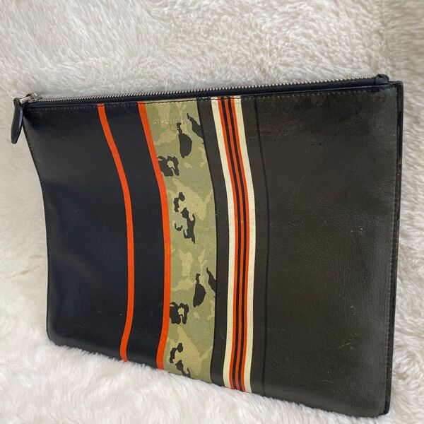 GIVENCHY ジバンシー クラッチバック ライン カモ柄 イタリア製