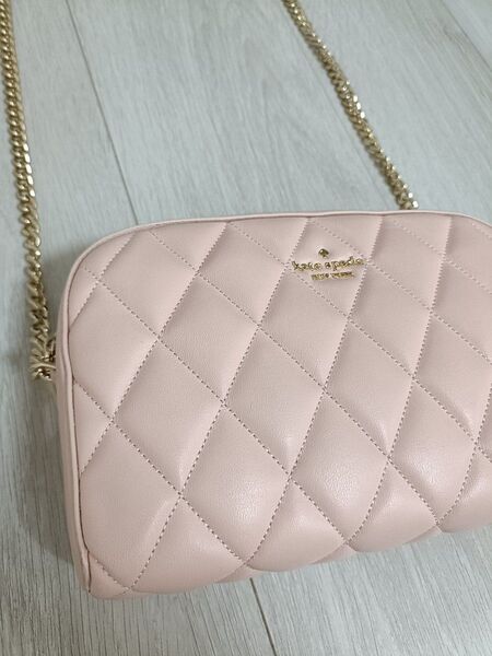 kate spade new york キャリー スムース キルテッド ミニ カメラ バッグ ケイトスペードニューヨーク ショルダ