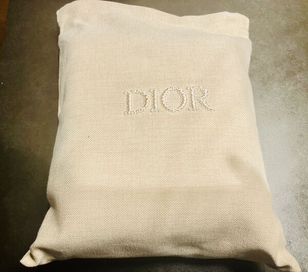 Dior ノベルティ オリジナルタオル2枚、巾着入り