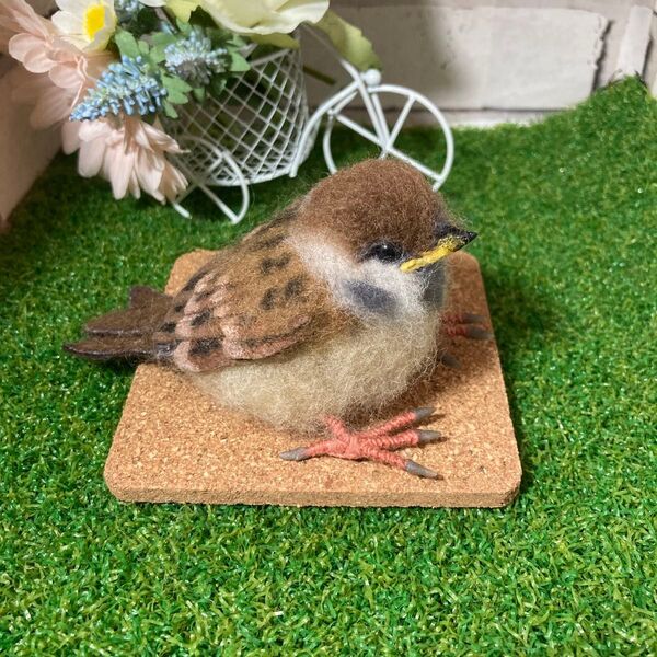 羊毛フェルト スズメ ヒナ