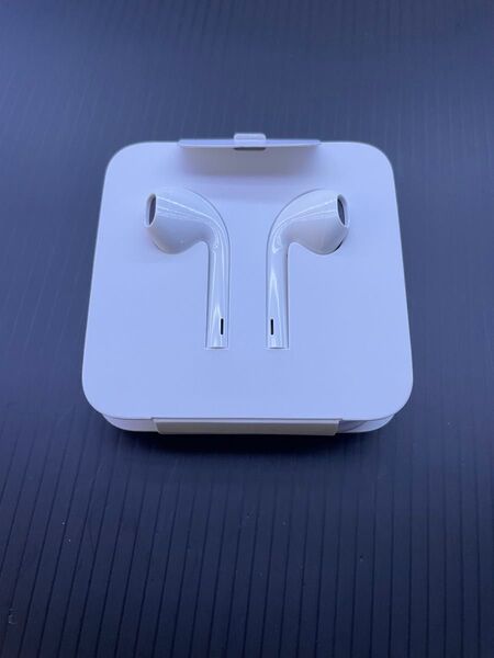 純正 新品 Apple イヤホン 有線 lightning イヤホンジャック ③ イヤフォン