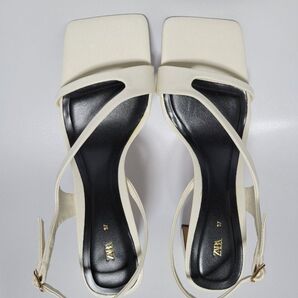 新品未使用 ZARA 本革 サンダル