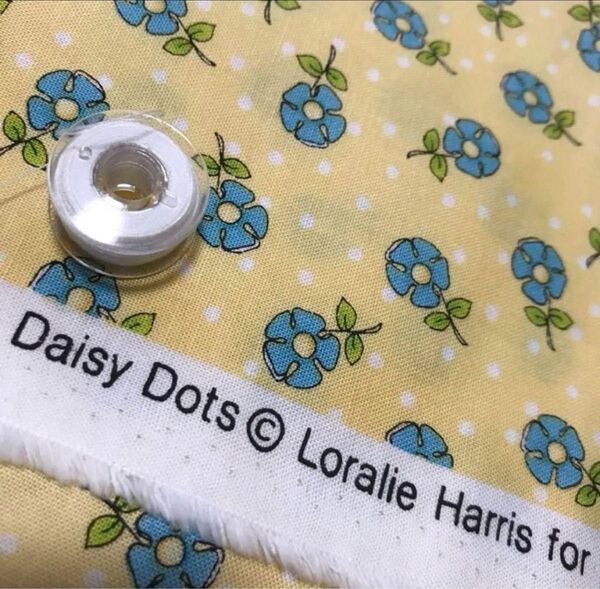 ロラライハリス生地 Daisy Dotsイエロー