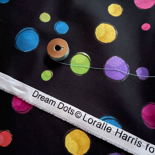 ロラライハリス生地 Dream Dots