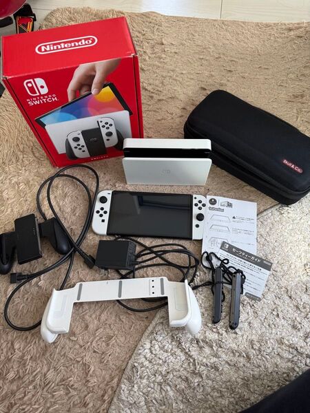 ニンテンドースイッチ ホワイト 有機ELモデル Nintendo Switch 本体 ケースと一体型コントローラ付き