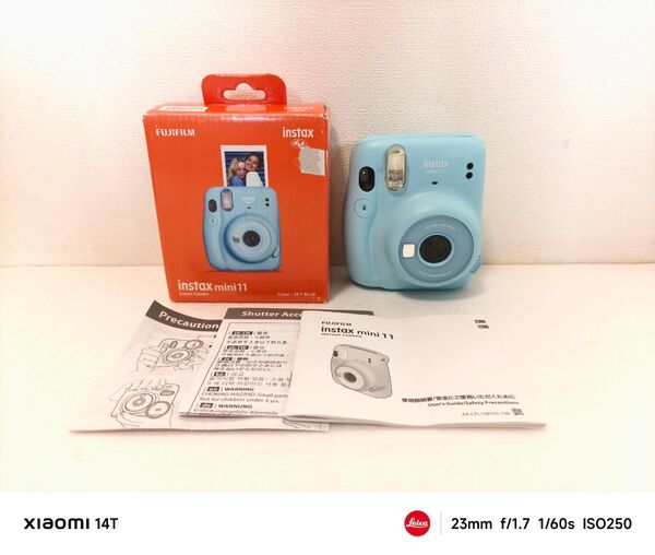 超美品 FUJIFILM instax mini 11 スカイブルー 本体 チェキ