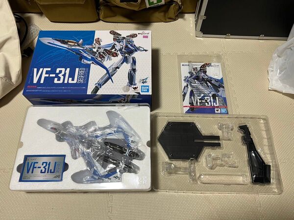 DX超合金 VF-31Jジークフリード(一部欠品あり)