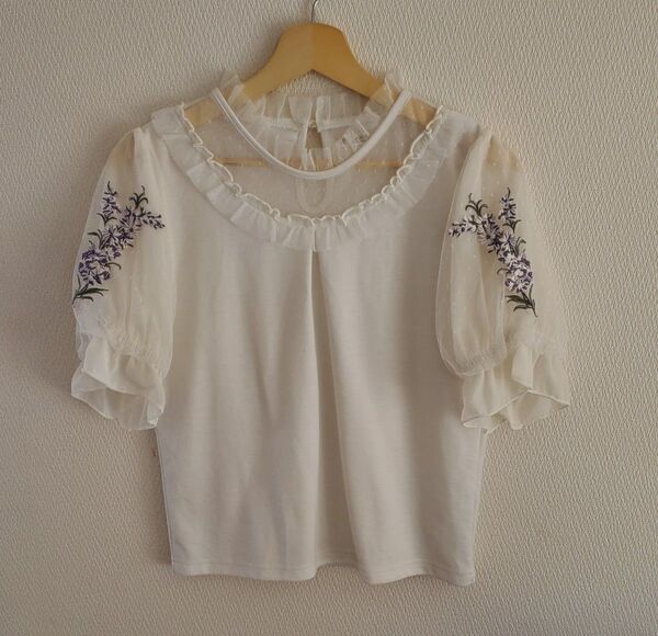 axesfemme 花柄刺繍チュールレース袖プルオーバー