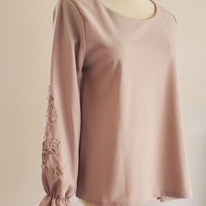 axes femme レーススリーブ フラワー カットソー