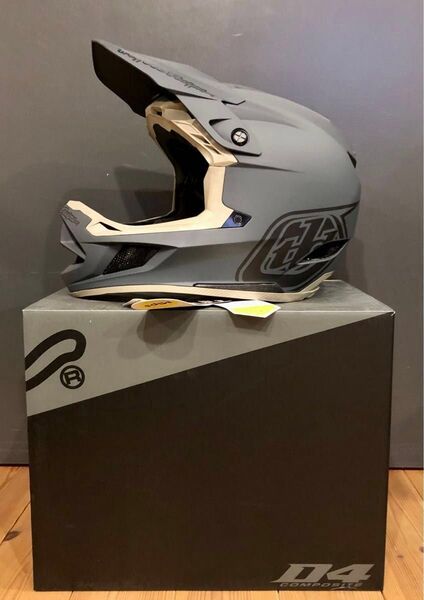 《新品》Troy Lee Designs D4 Composite ステルスグレー フルフェイスヘルメット Lサイズ MIPS