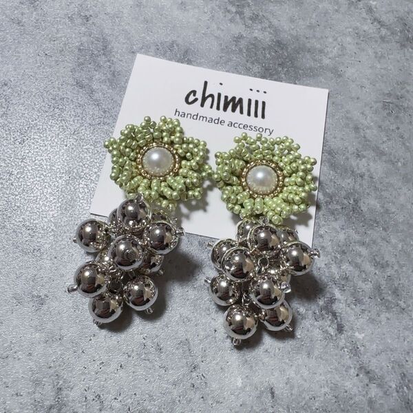No.660 ハンドメイド フラワー ビーズ刺繍 つぶつぶ ピアス イヤリング