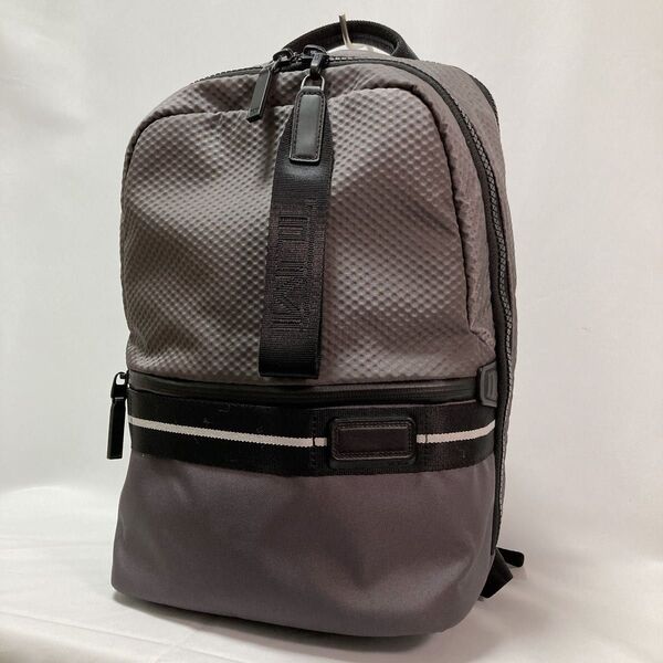 【美品】TUMI トゥミ バックパック タホ ノタウェイ レインカバー付 グレー