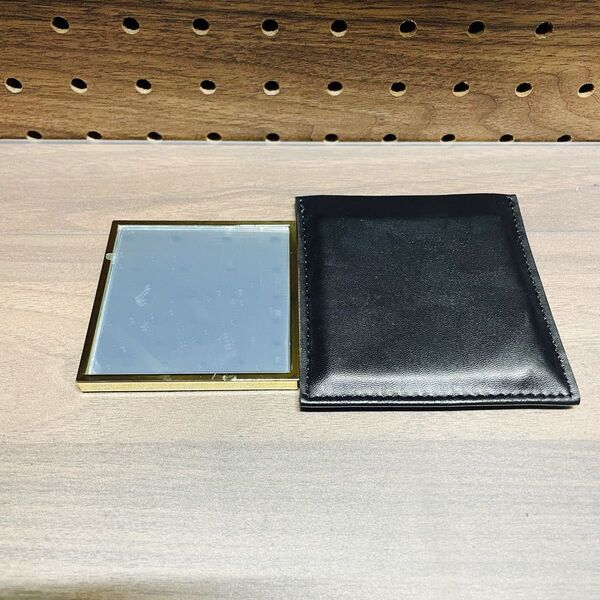 【新品未使用】YSL イヴ・サンローラン ミラー 鏡