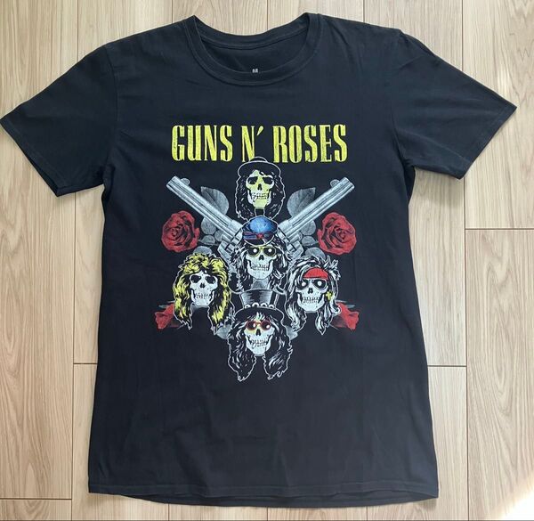 GUNS N' ROSES オフィシャル 銃 薔薇 スカル プリントTシャツ