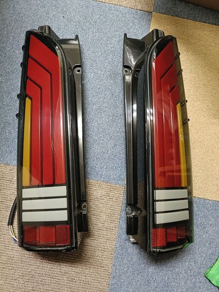 ハイエース フル ビーム LEDテールランプ テール ヘリオス