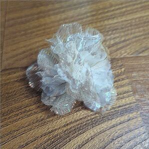 コサージュ フラワーモチーフ アクセサリー ラメ入り 白