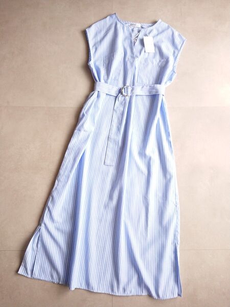 未使用natural coutureポケ付きキーネックワンピース