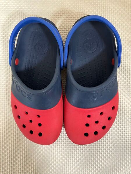 美品★クロックスcrocs★キッズサンダルJ1/19.5cm