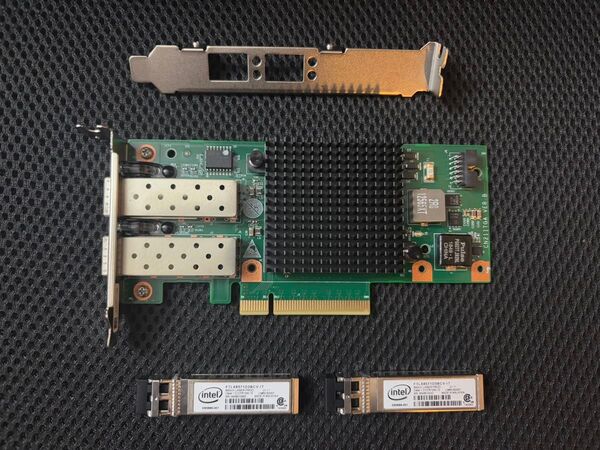 動作美品X520-DA2 10G 純正intel SFP+ 2個 LC-LCファイバ2m セット
