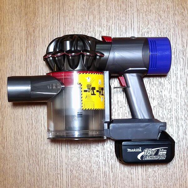 ダイソンSV11 V7掃除機+マキタ18vアダプターセット 分解清掃済み 動作品