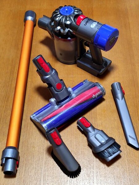 ダイソンV8 SV10 掃除機+マキタ18vアダプターセット 分解清掃済み 動作品 付属品5点